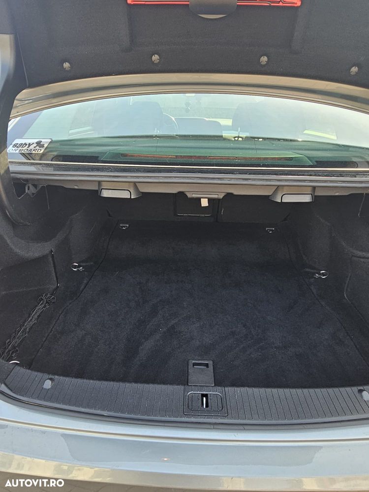 Mercedes-Benz E 200 CGI BlueEFFICIENCY 7G-TRONIC Avantgarde - 7