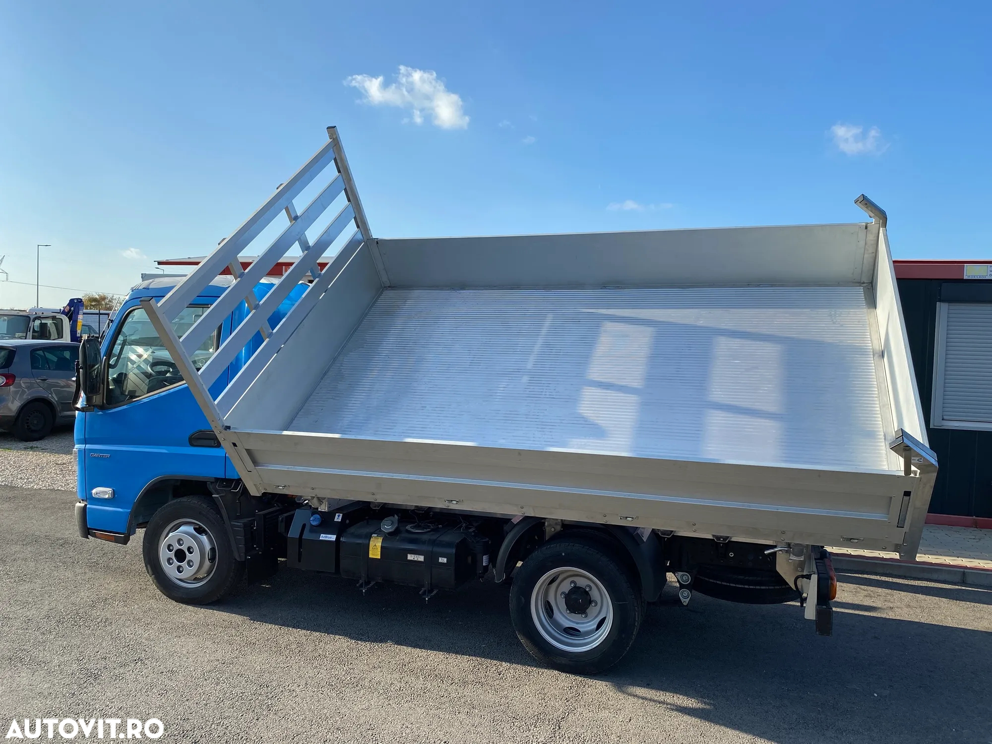 Mitsubishi Fuso - 20