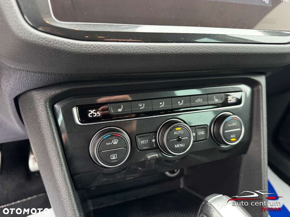 Volkswagen Tiguan - 19