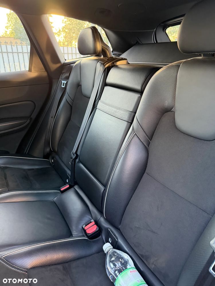 Volvo XC 60 D4 AWD R-Design - 11