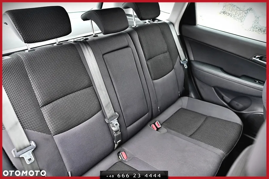 Hyundai i30 1.6 CRDI blue Comfort - 23