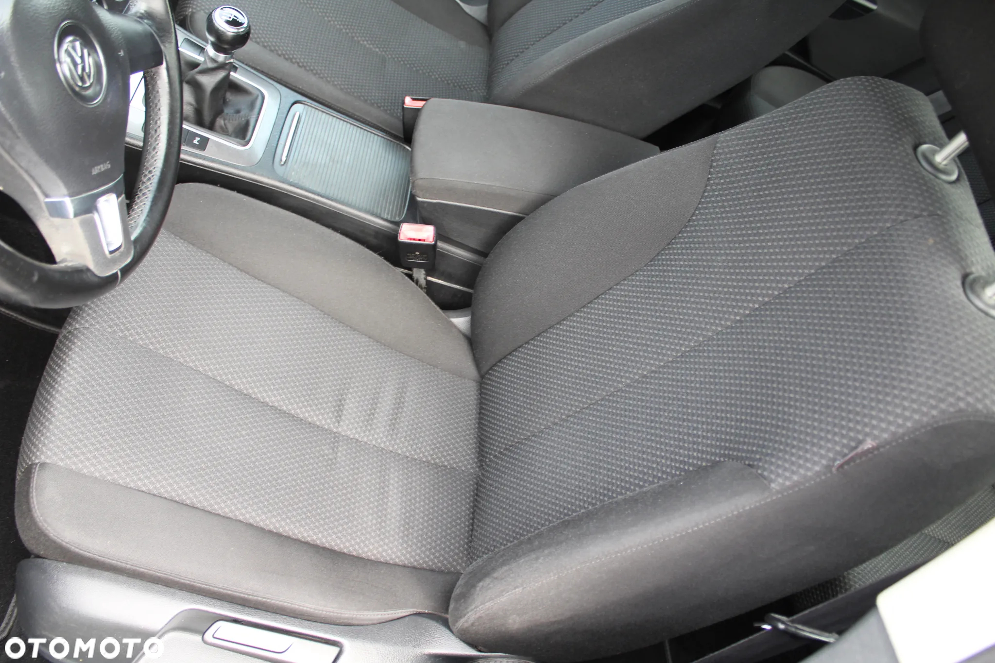 Volkswagen Passat 1.6 Comfortline - 14