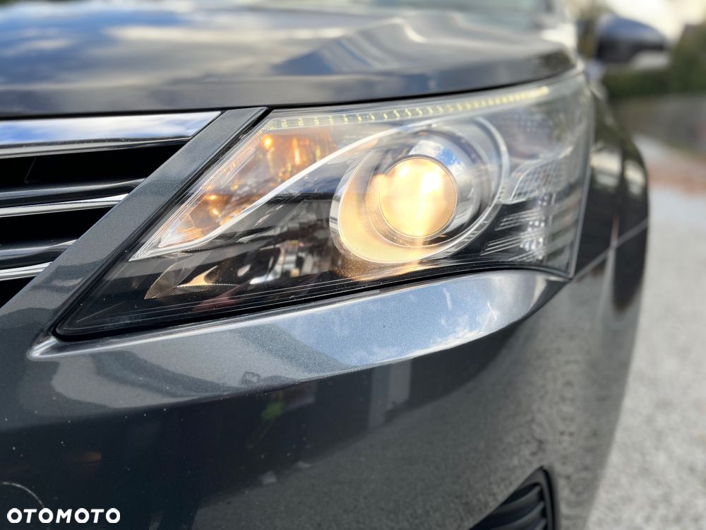 Toyota Avensis 1.8 Premium - 11