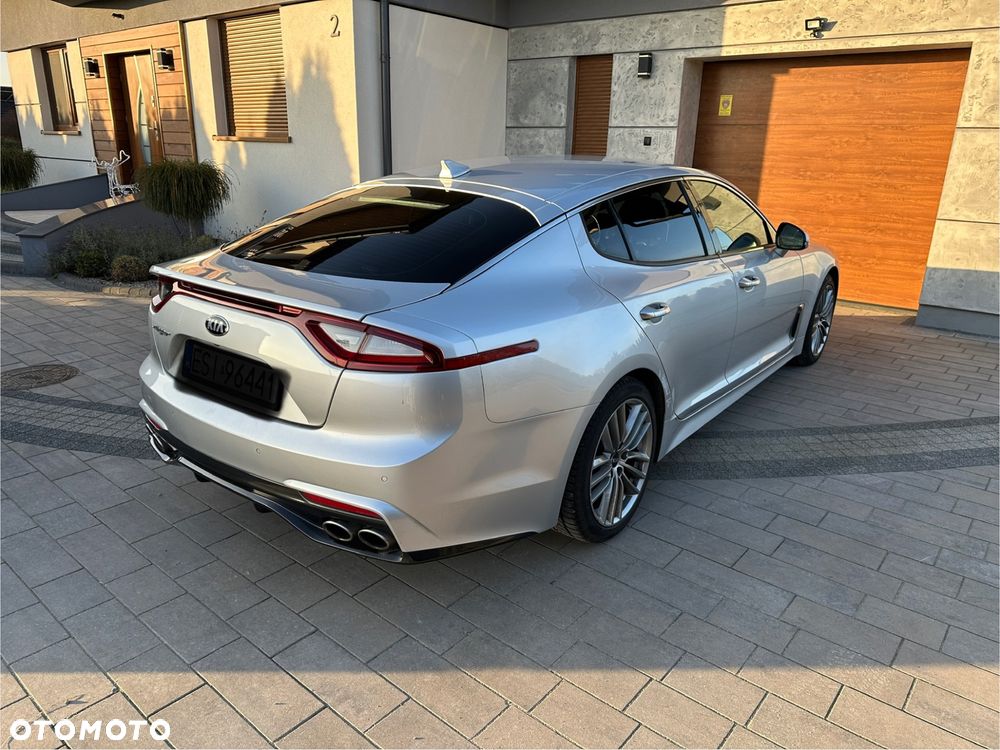 Kia Stinger - 2