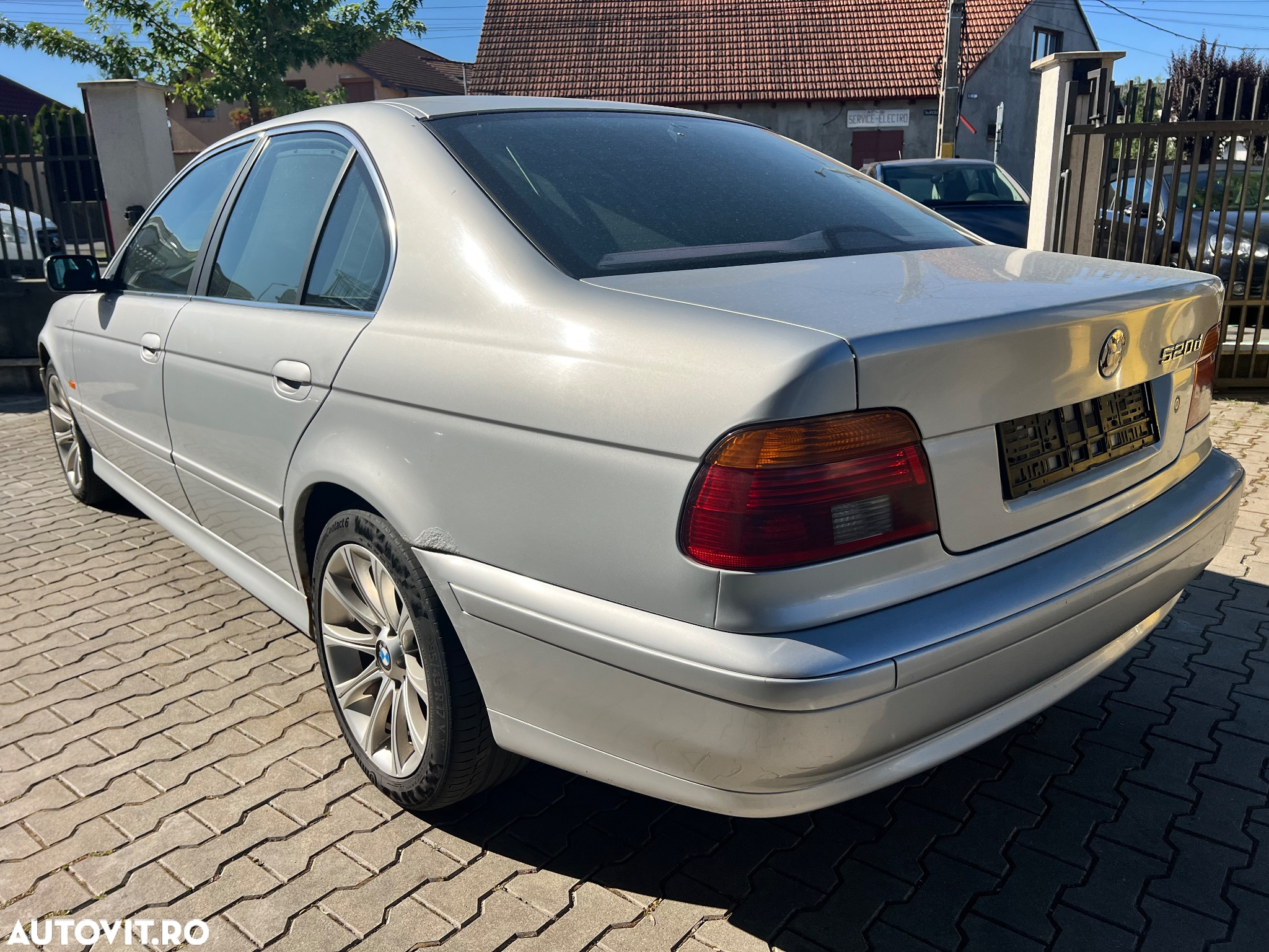 BMW Seria 5 520d Touring - 3