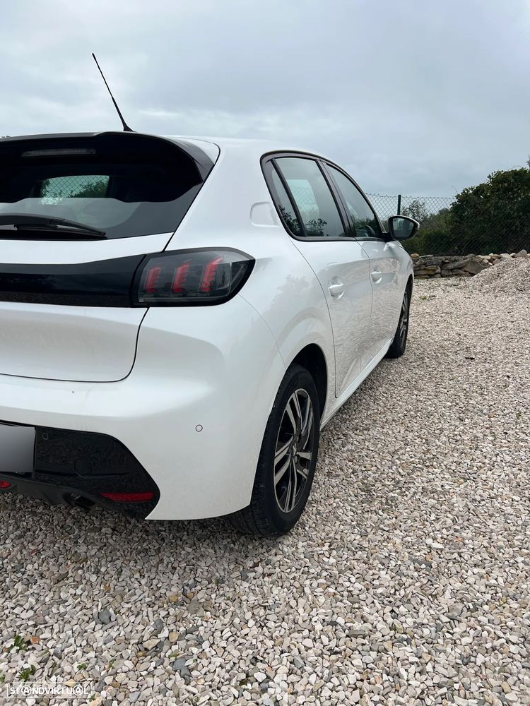 Peugeot 208 1.2 PureTech Allure EAT8 - 6