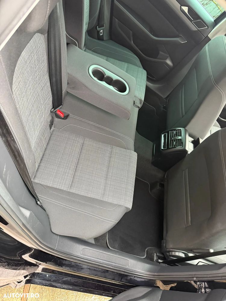 Volkswagen Passat Variant 2.0 TDI SCR DSG Elegance - 12