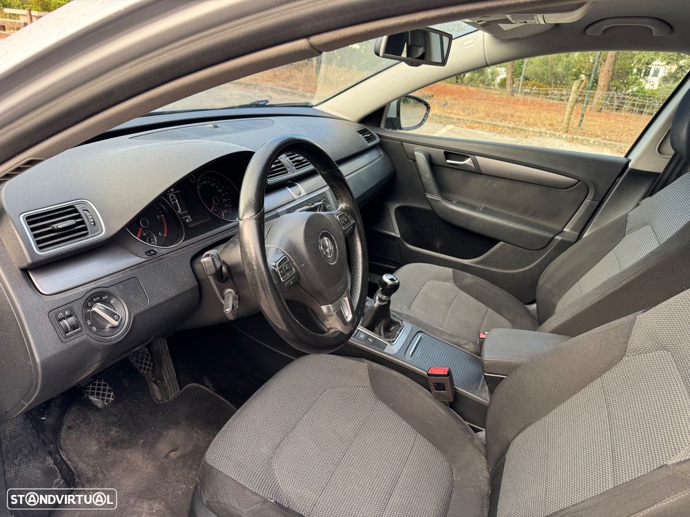 VW Passat Variant 1.6 TDI Confortline BlueMotion - 9