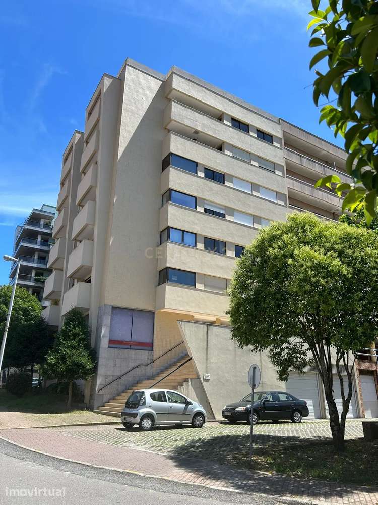 Excelente Apartamento T3 com elevador e garagem | Arrendamento | Nogue - Grande imagem: 2/39