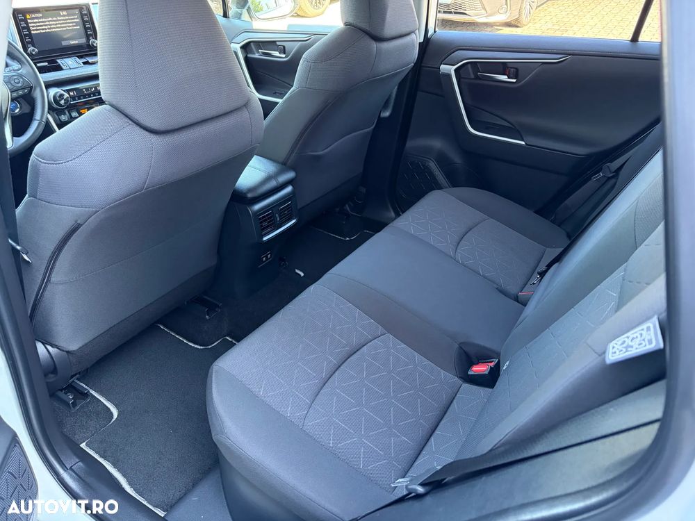 Toyota RAV4 - 9