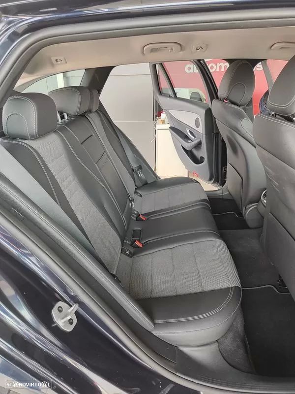 Mercedes-Benz E 300 de AMG Line - 12