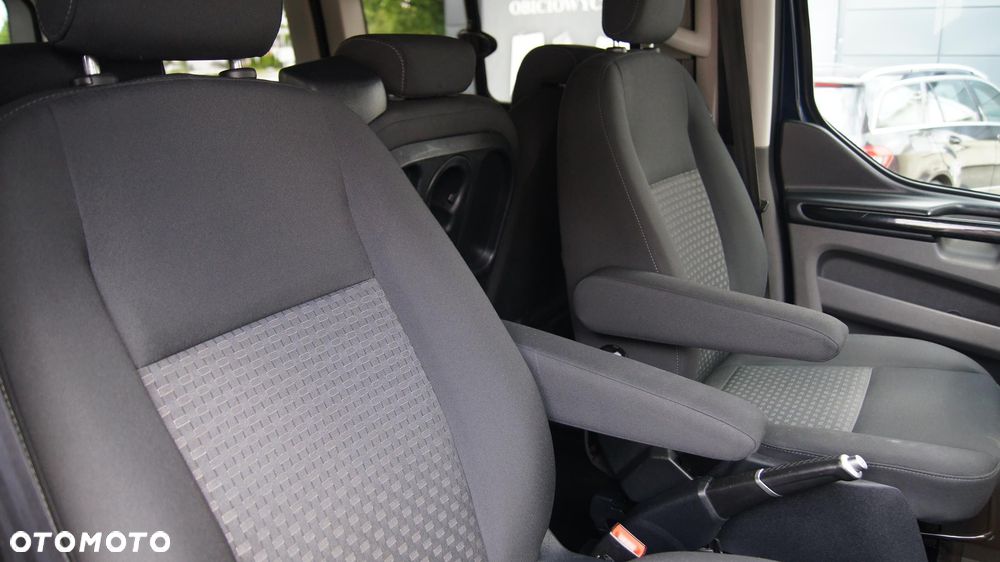 Ford Tourneo Custom 2.0 EcoBlue L1 Titanium - 11