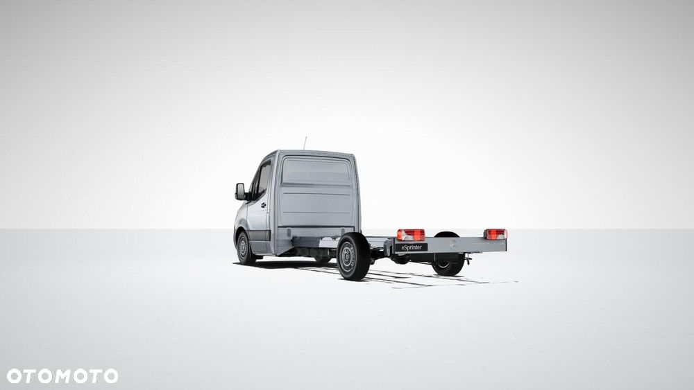 Mercedes-Benz Sprinter - 2