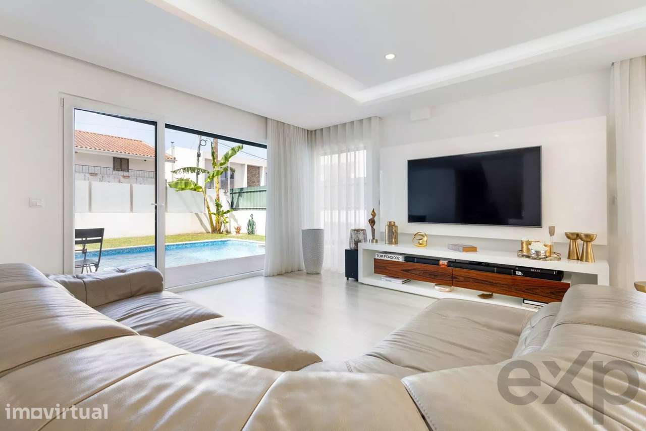 Moradia Moderna com Piscina na Aroeira, 4 Quartos - Grande imagem: 3/30