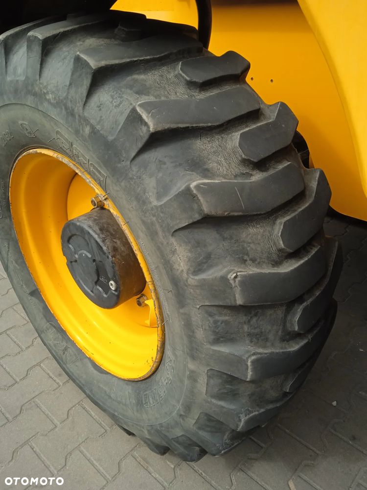 JCB 540-140 Hi-Viz - 13