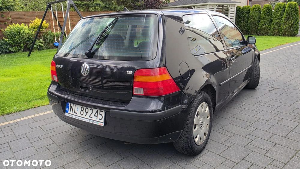 Volkswagen Golf 1.6 Basis - 2