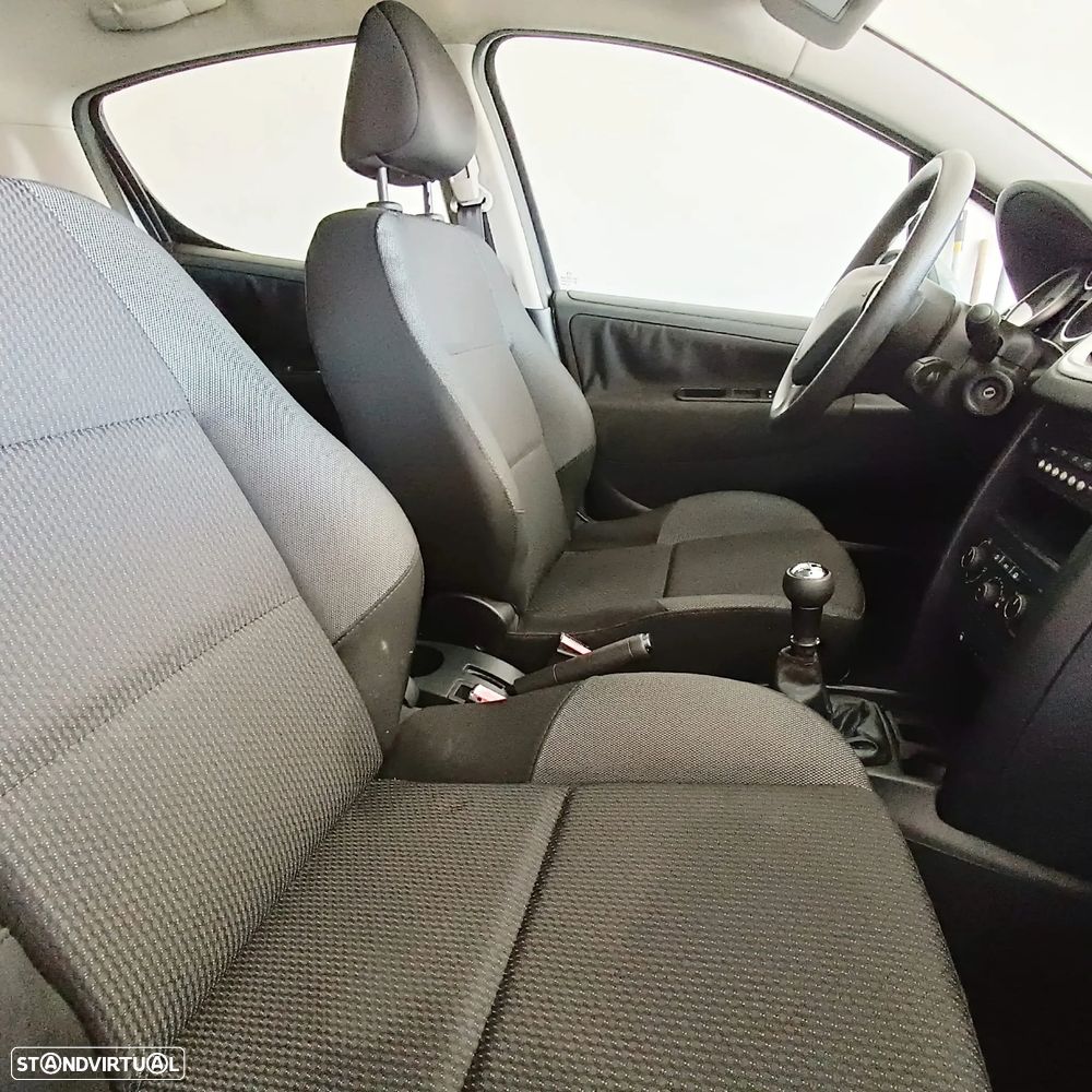 Peugeot 207 1.6 HDi 99g - 12