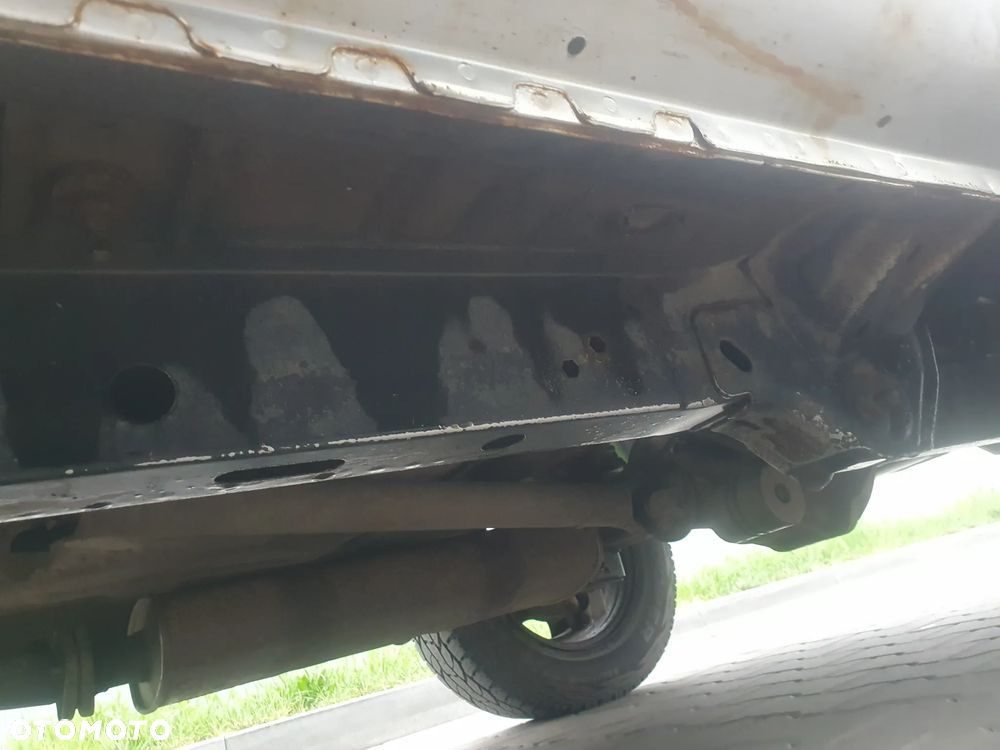 Jeep Cherokee 2.4 Sport - 13