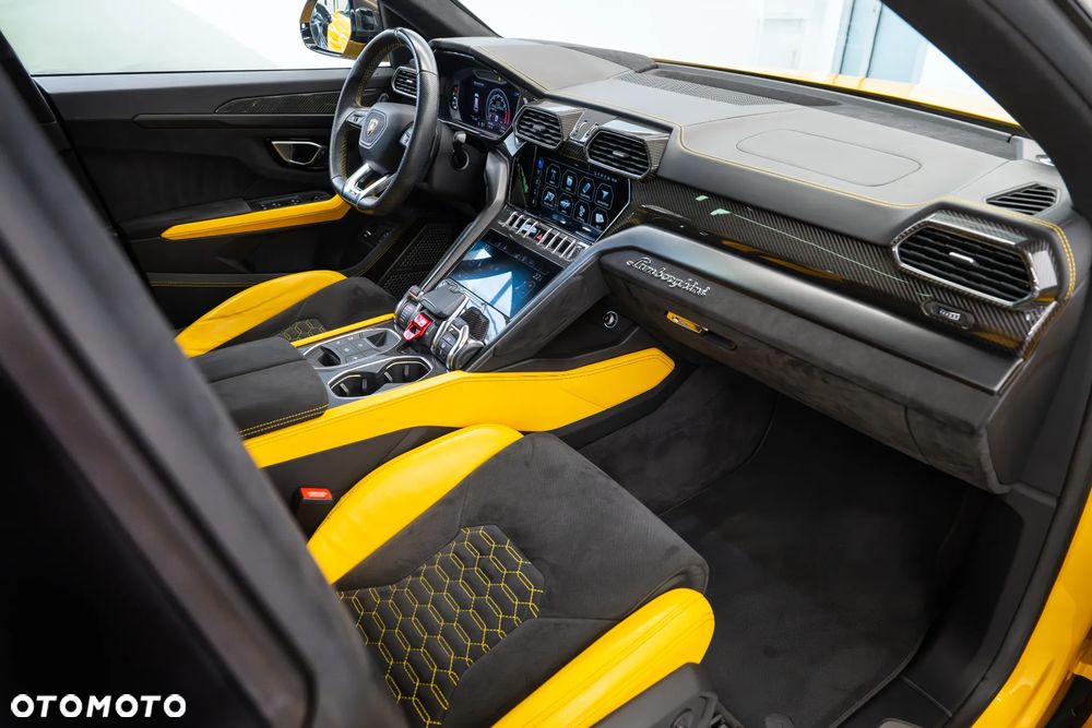Lamborghini Urus Standard - 18