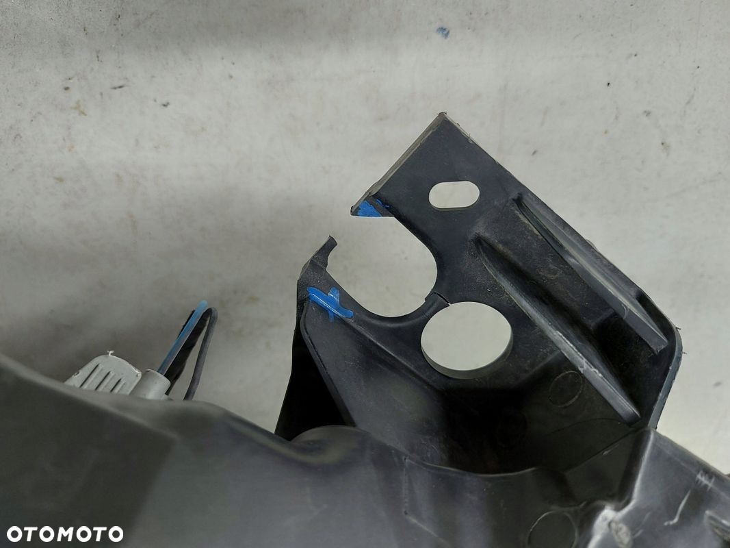Mitsubishi Outlander Lift 18- prawa lampa przednia przód reflektor - 7
