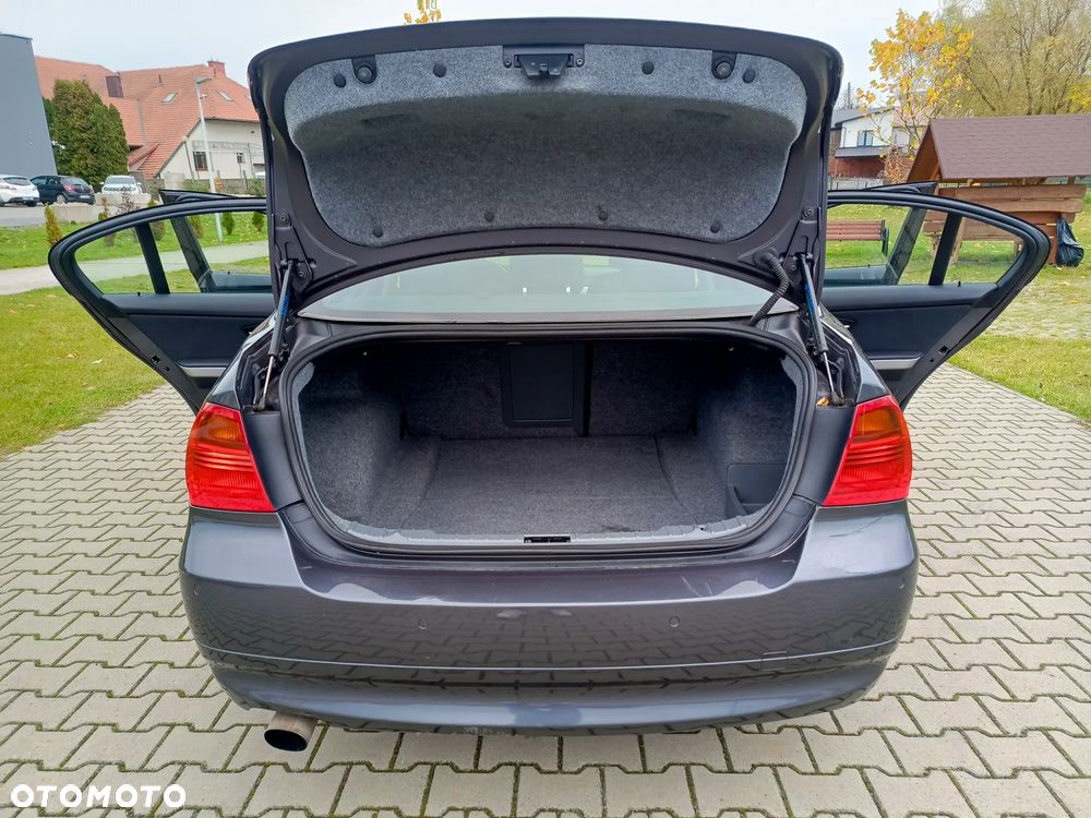 BMW Seria 3 318i - 27