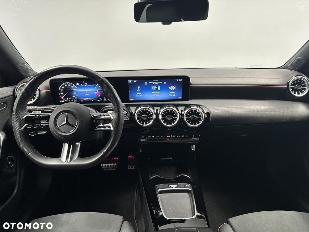 Mercedes-Benz CLA 200 d AMG Line 8G-DCT - 23