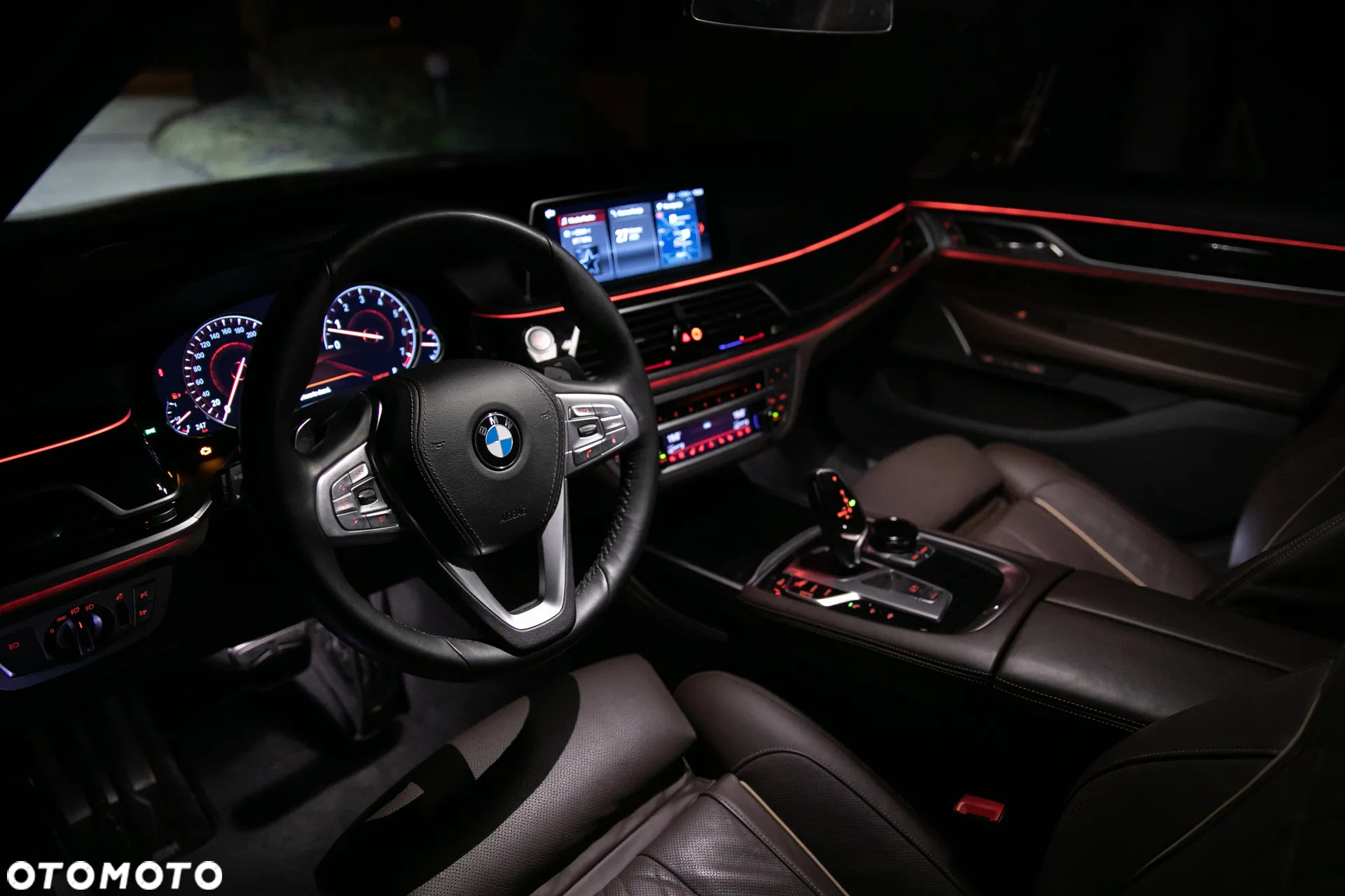 BMW Seria 7 750Li xDrive - 37