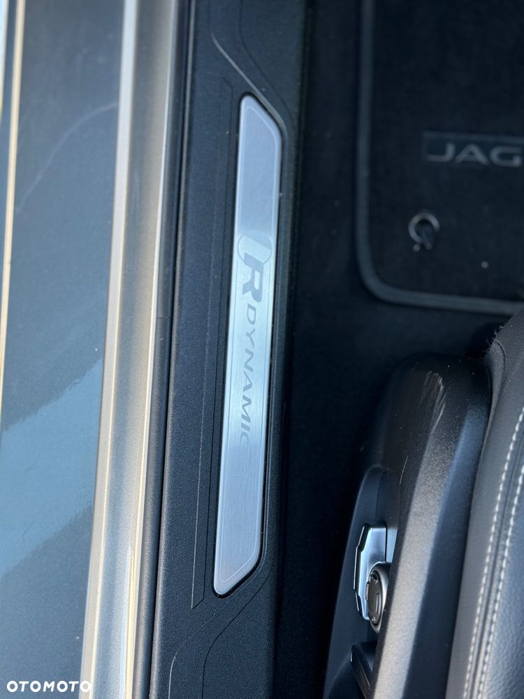 Jaguar XE D200 R-Dynamic HSE - 17