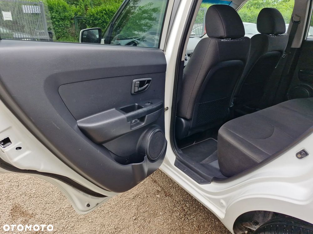 Kia Soul 1.6 CRDi L - 13