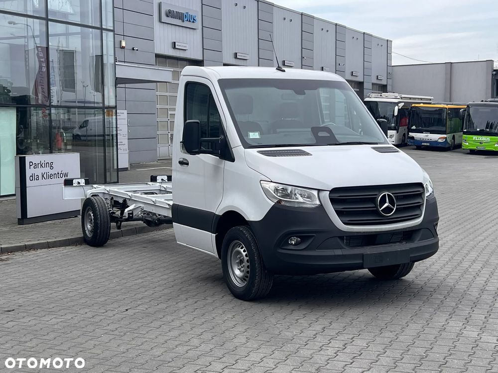 Mercedes-Benz Sprinter - 5