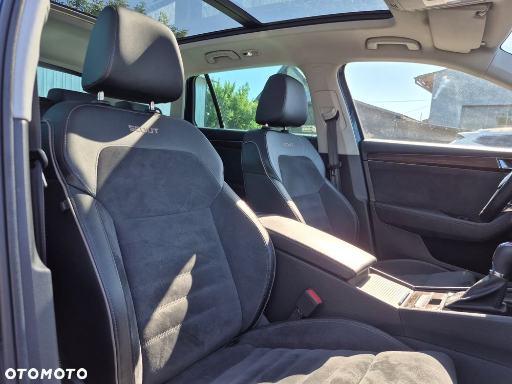 Skoda Superb 2.0 TSI 4x4 Scout DSG - 28