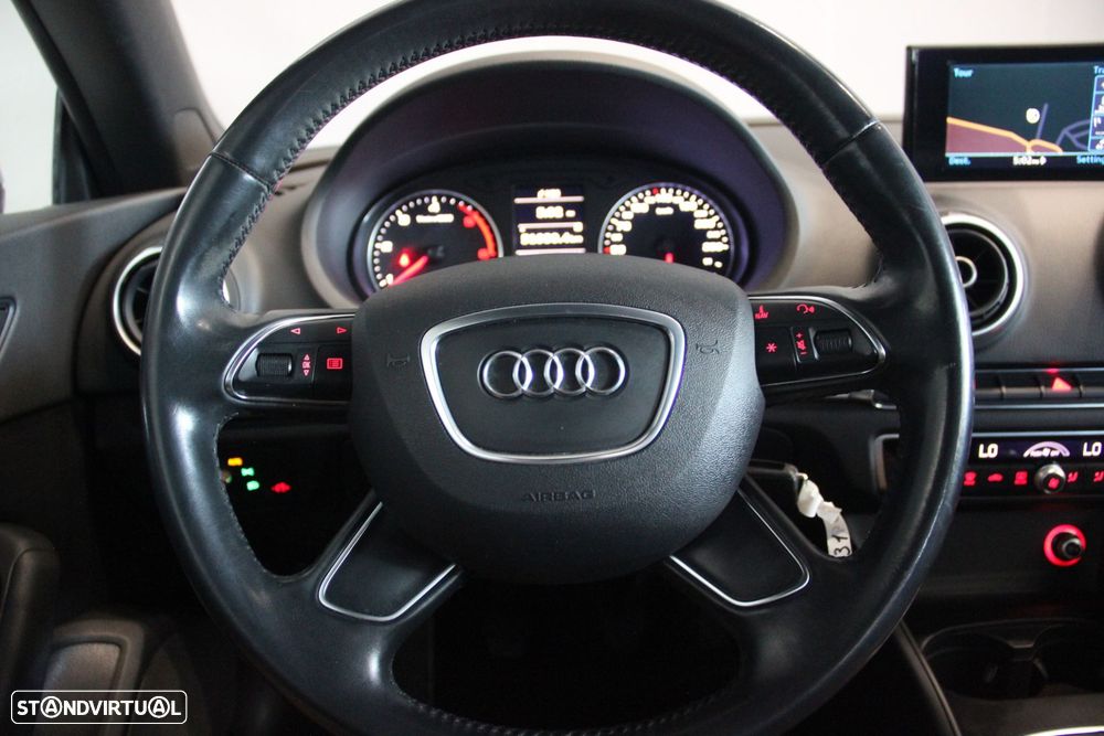 Audi A3 Cabrio 2.0 TDi - 13
