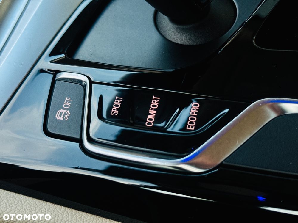 BMW Seria 5 520d Luxury Line sport - 34