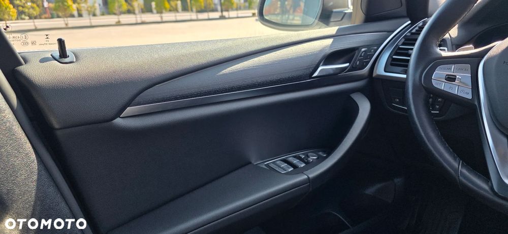 BMW X3 xDrive30i - 17