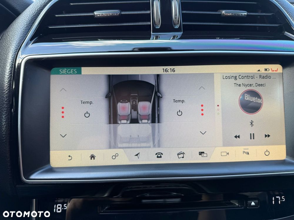 Jaguar XE 2.0 D AWD R-Sport - 31