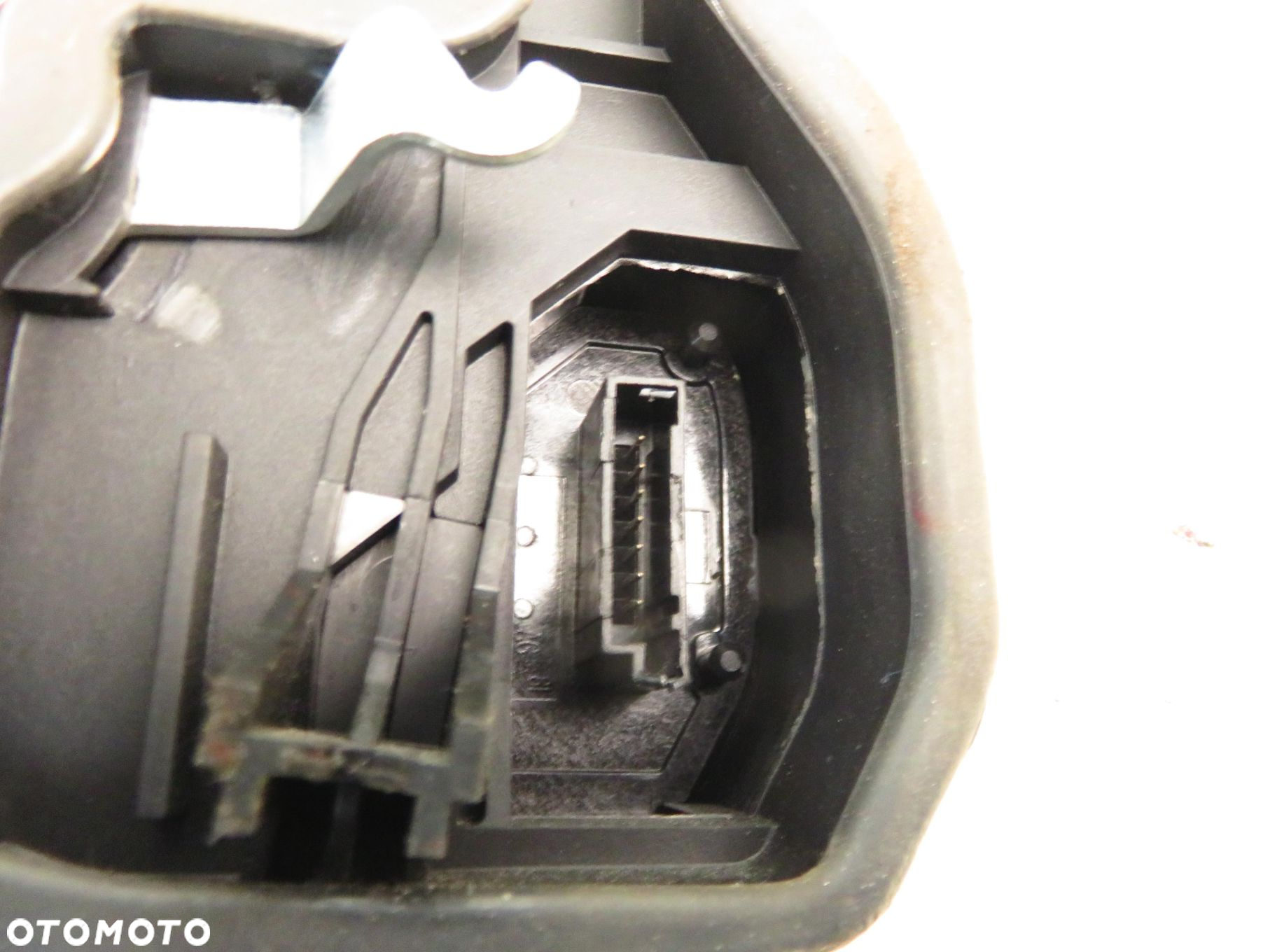 ZAMEK LEWY PRZEDNI BMW E91 7 PIN - 6