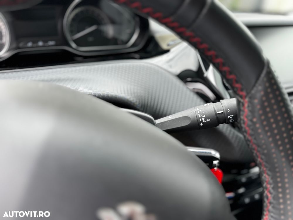 Peugeot 2008 1.2 PureTech Turbo S&S GT-Line - 16