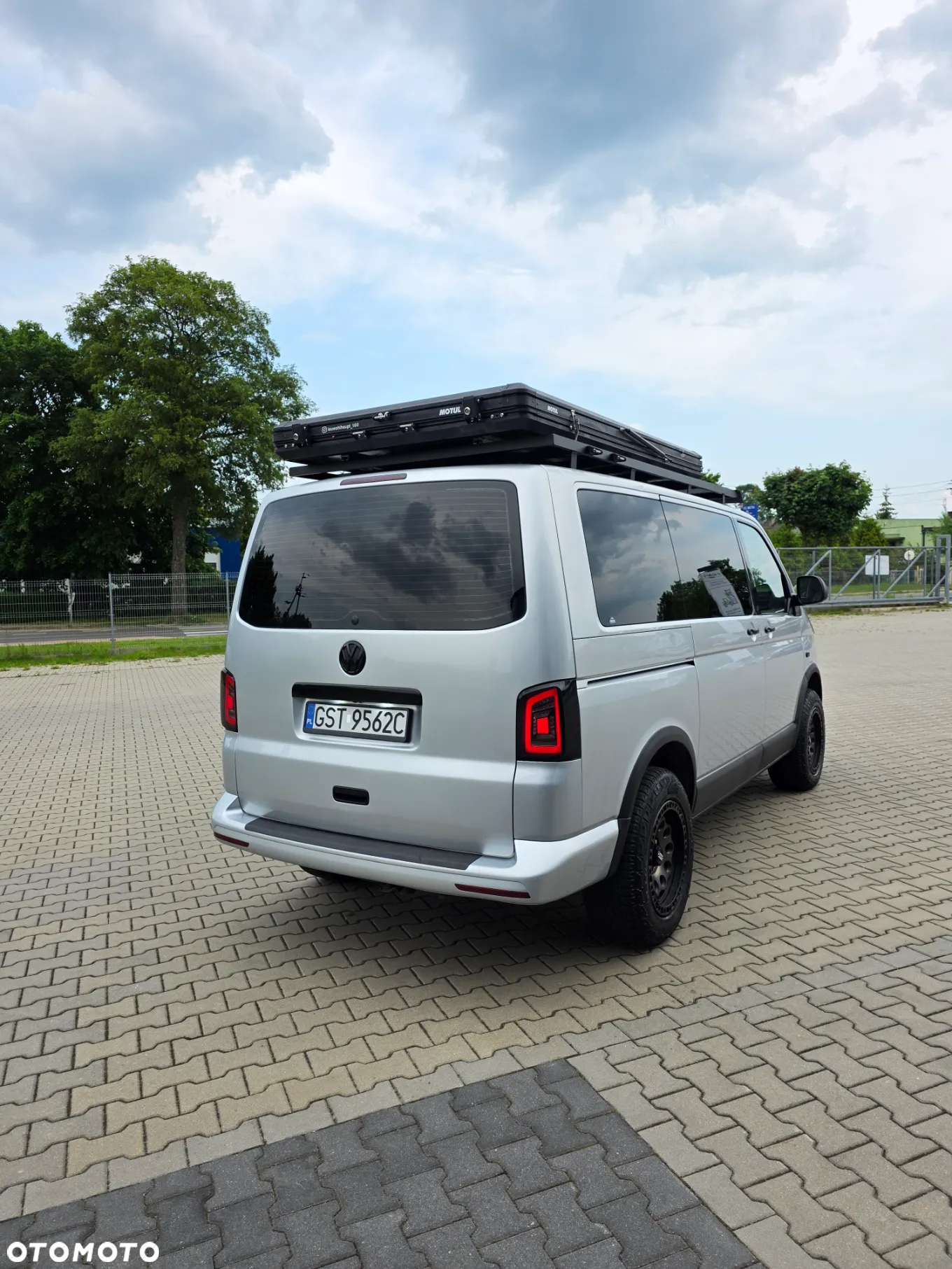 Volkswagen Caravelle 2.0 TDI L1 Comfortline - 4