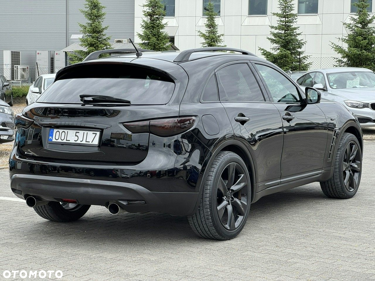 Infiniti FX - 8