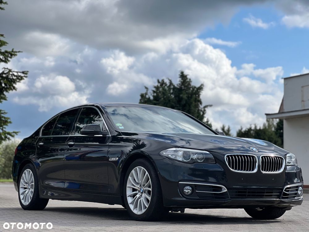 BMW Seria 5 525d Sport-Aut Luxury Line - 1