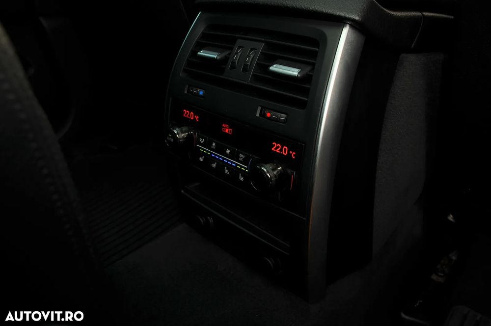 BMW Seria 5 530d xDrive Touring - 15