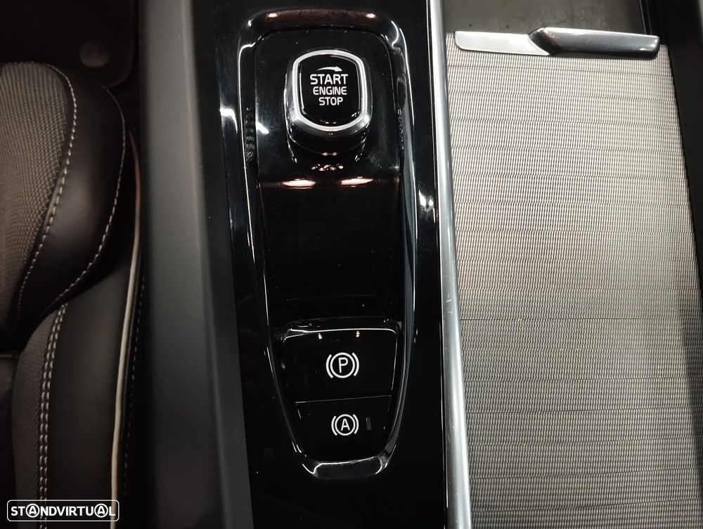 Volvo XC 60 2.0 B4 R-Design - 36