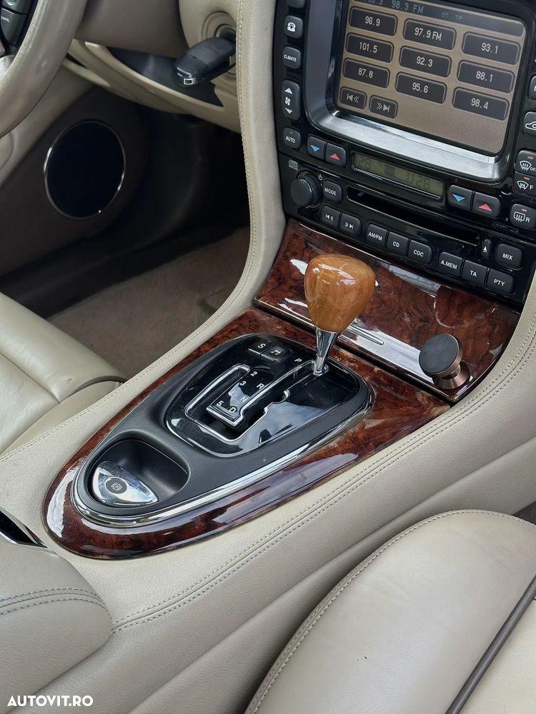 Jaguar XJ XJ6 2.7 Twin Turbo (LWB) Sovereign - 14