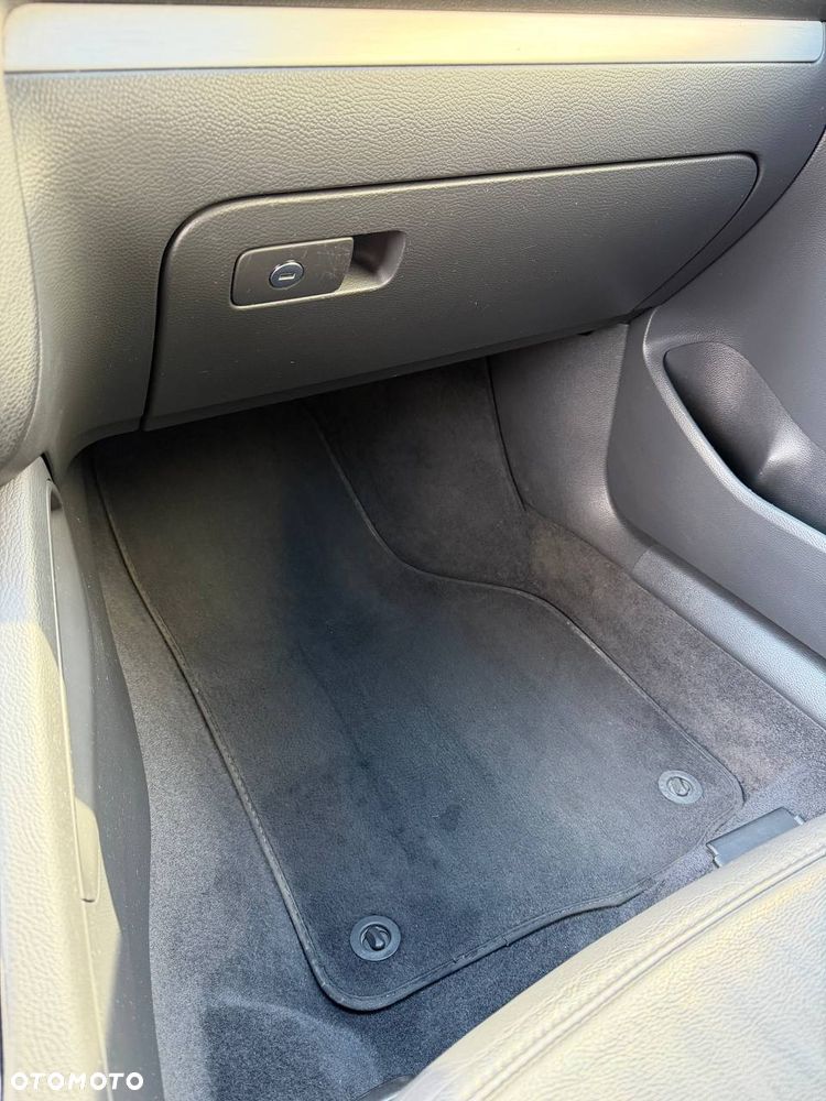 Volkswagen Jetta 2.0 FSI Comfortline - 16