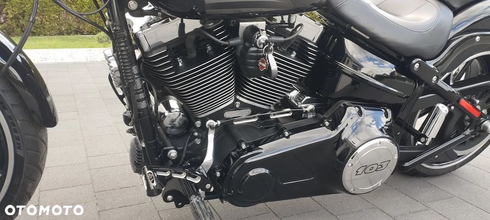 Harley-Davidson FXSB Breakout - 32