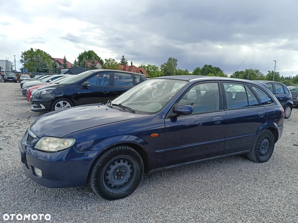 Mazda 323F - 1