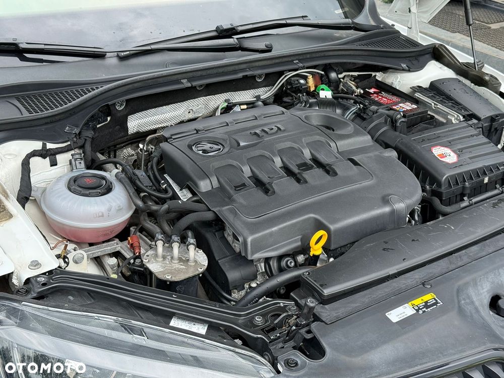 Skoda Superb 2.0 TDI Sportline DSG - 4