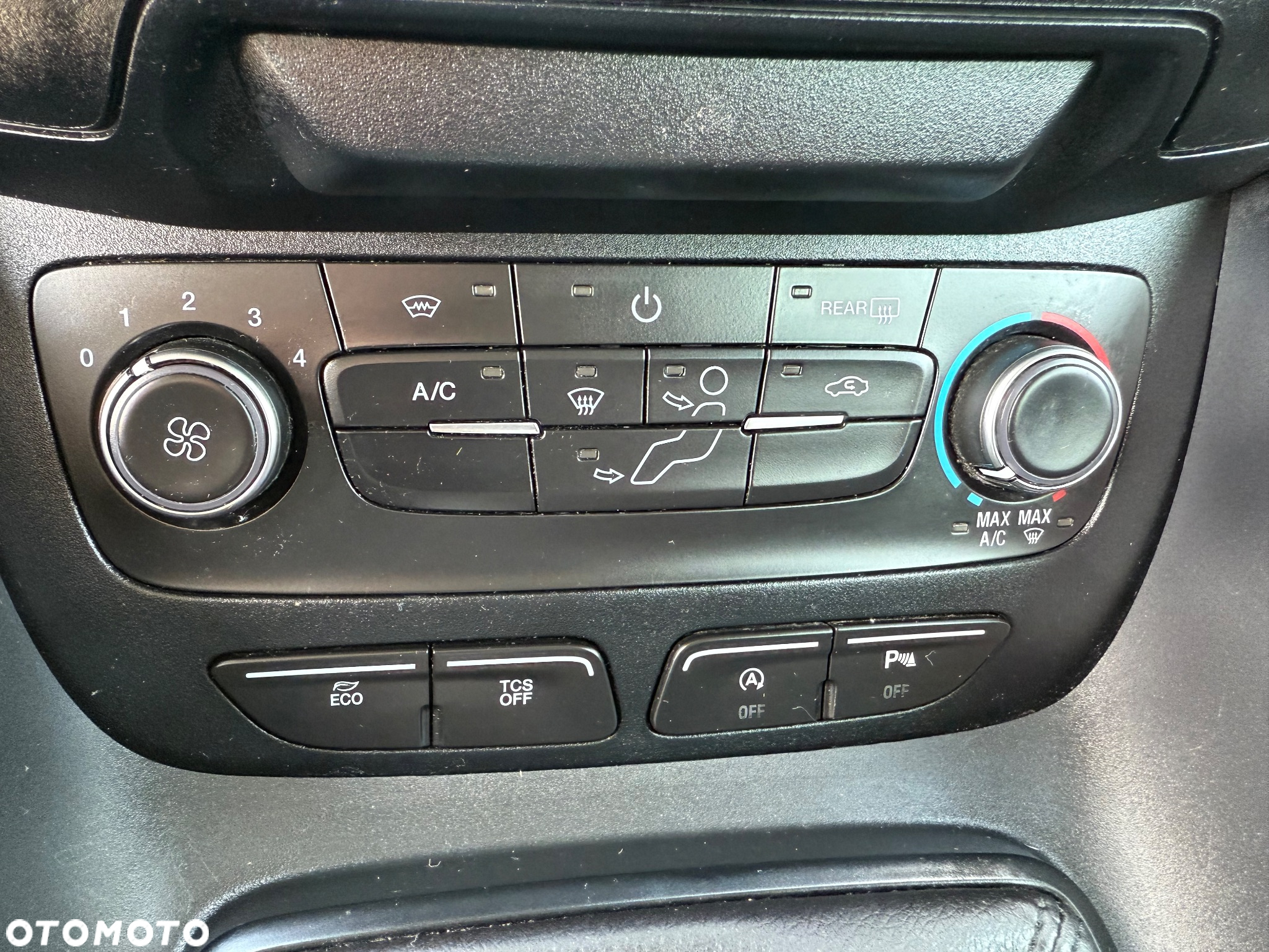Ford Transit Connect - 17