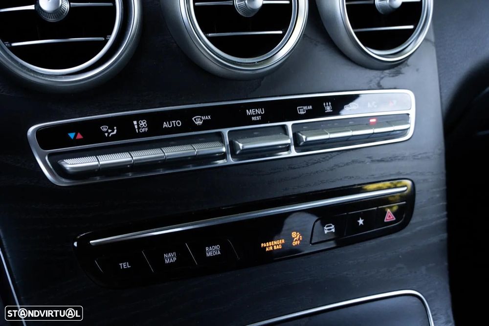 Mercedes-Benz GLC 300 e Coupe 4Matic - 22