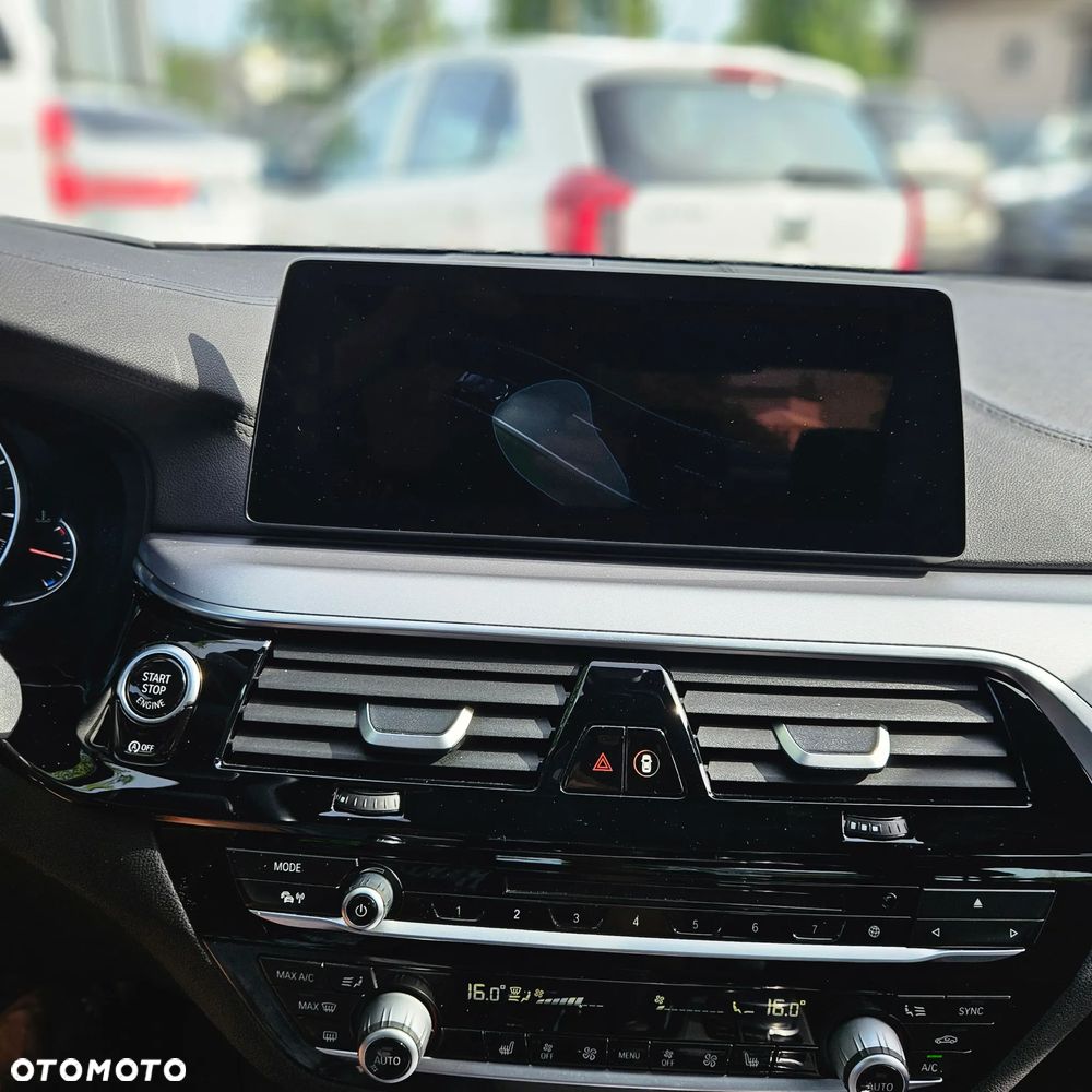BMW Seria 5 520i M Sport sport - 33